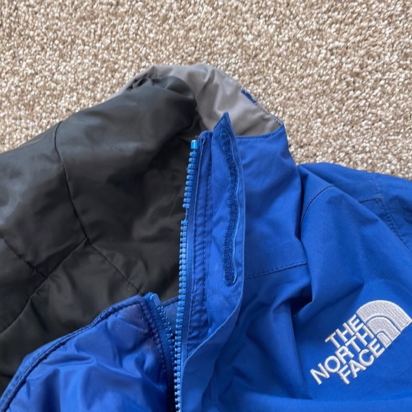 The North face Winter Jacket Large removable insert - Picture 6 of 6